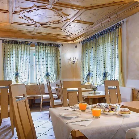 Meuble Giustina Bed and Breakfast 2*