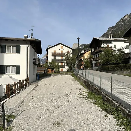 B&B Meuble Giustina Bed & Breakfast 2*